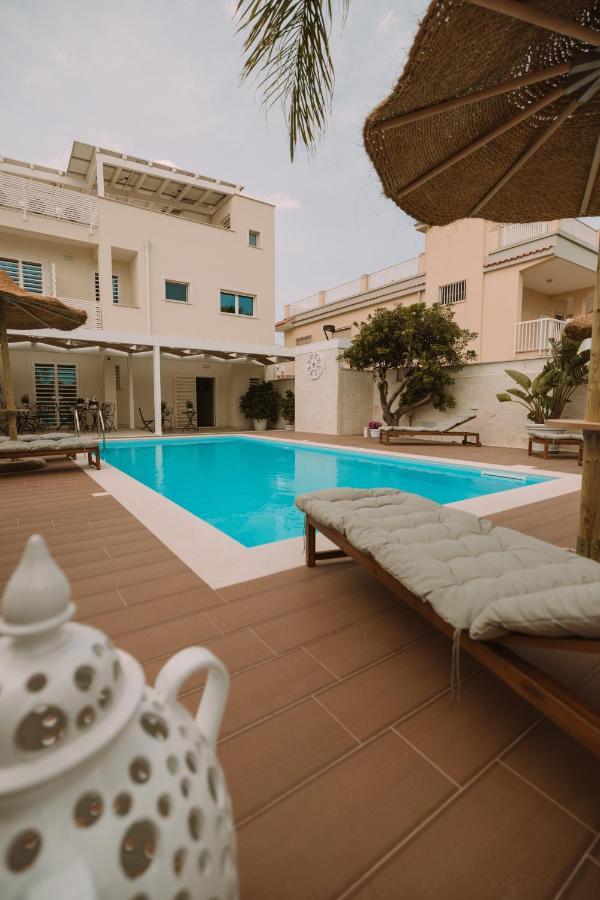 Dimora Nesea Bed and Breakfast Cozze Buitenkant foto