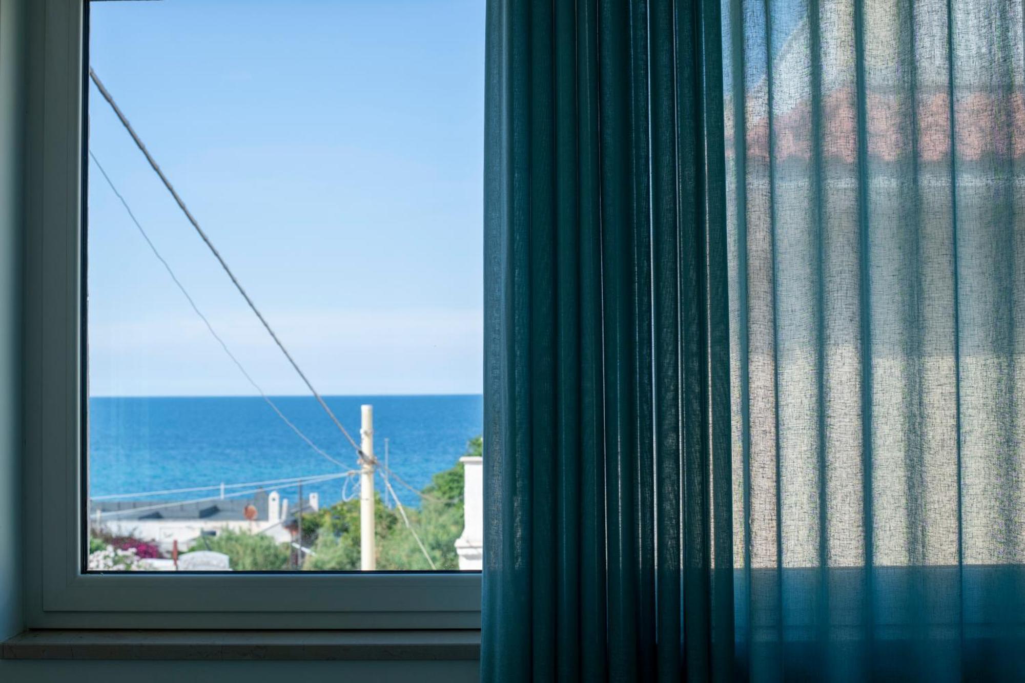 Dimora Nesea Bed and Breakfast Cozze Buitenkant foto