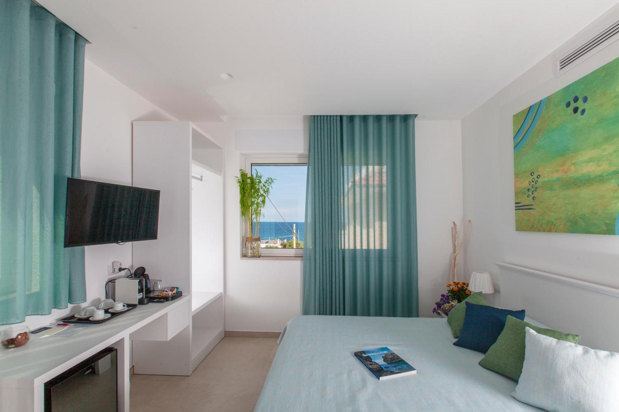 Dimora Nesea Bed and Breakfast Cozze Buitenkant foto